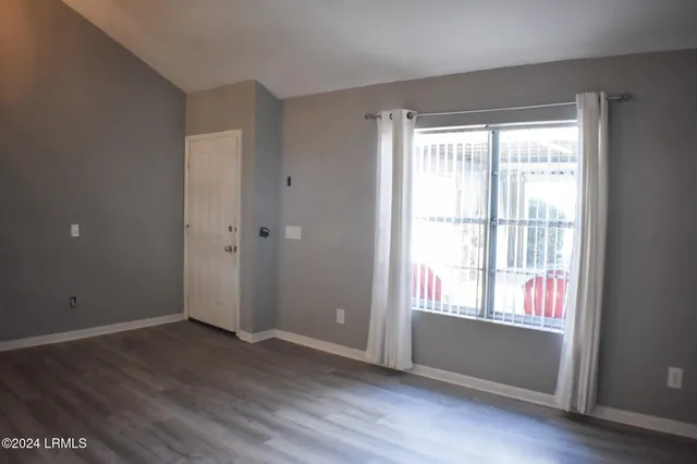 $1,500 | 900 State Rd S-7-297, Unit E1, Beaufort, SC 29902