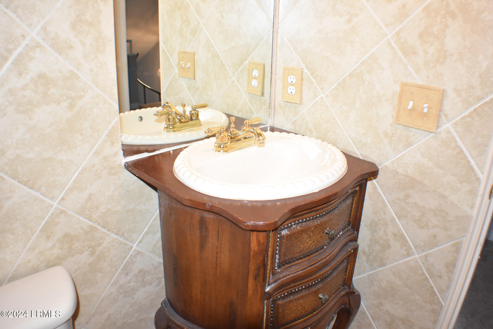 900 State Rd S-7-297, Unit E1 Beaufort, SC 29902 - Photo 6 of 27 DSC_6226