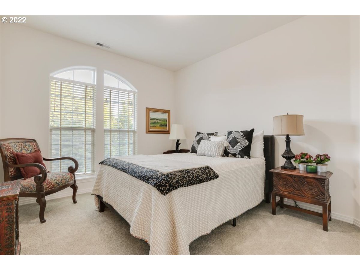 8847 Southwest Ravine Drive Beaverton, OR 97007 - Photo 23 of 32 Gallery Image 23