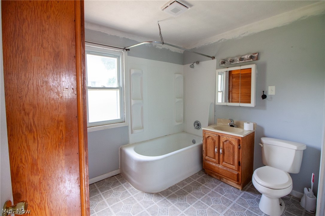 1869 Springfield Center Road Akron, OH 44312 - Photo 8 of 21
