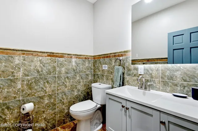 $725,000 | 74 Buckhill Road, Albrightsville, PA 18210