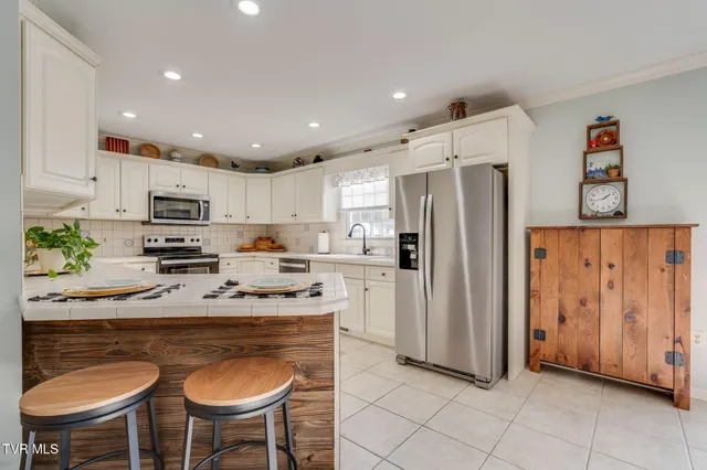 $289,000 | 20850 B Meadowbrook Drive, Unit B, Abingdon, VA 24211