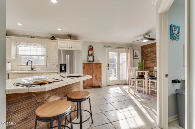 $289,000 | 20850 B Meadowbrook Drive, Unit B, Abingdon, VA 24211