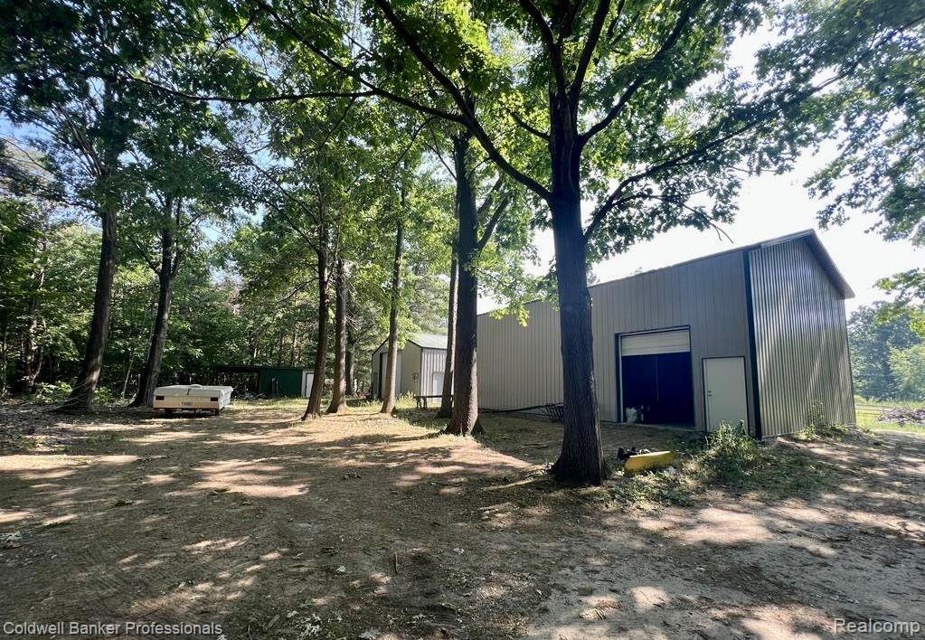 8239 Morrish Road Flushing, MI 48433 - Photo 23 of 33