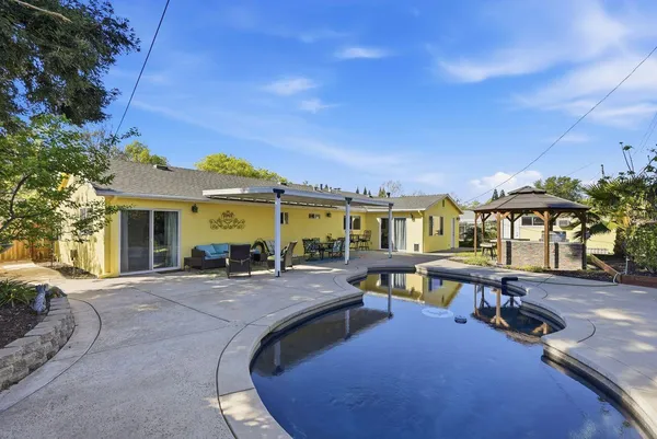 $765,000 | 4623 Hazelwood Avenue, Sacramento, CA 95821