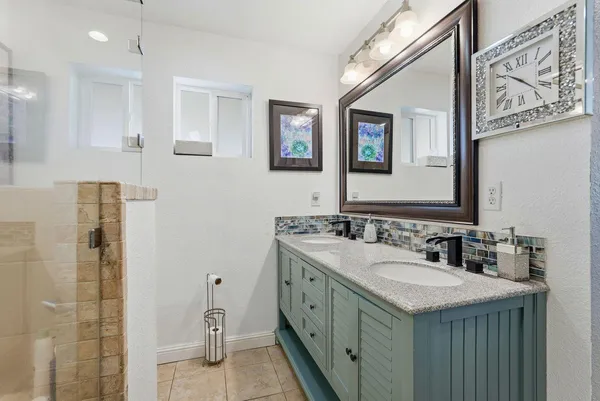 $765,000 | 4623 Hazelwood Avenue, Sacramento, CA 95821