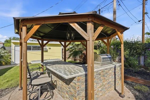 $765,000 | 4623 Hazelwood Avenue, Sacramento, CA 95821