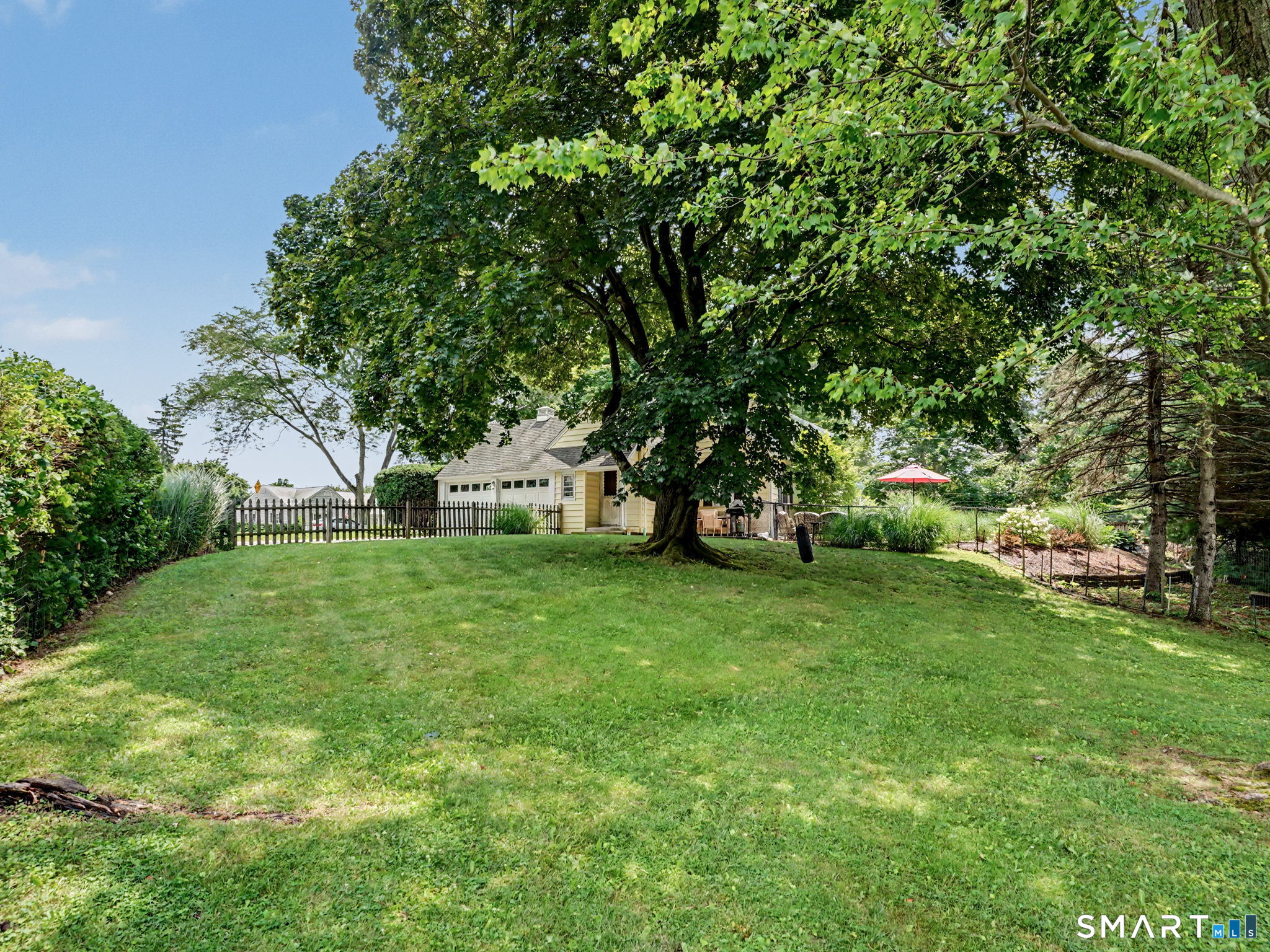 10 Crest Road Danbury, CT 06811 - Photo 33 of 39