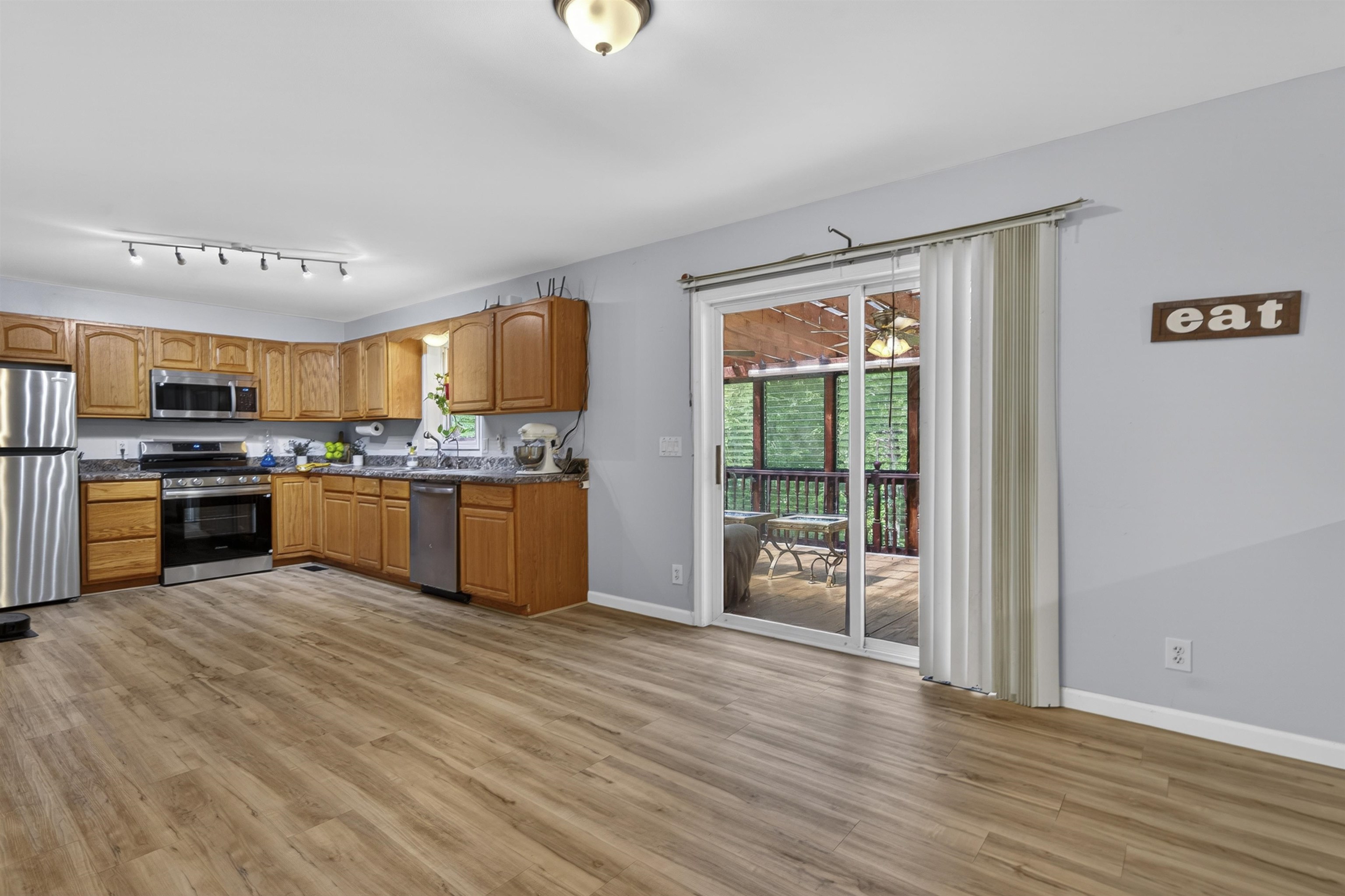112 Shaker Road Canterbury, NH 03224 - Photo 6 of 60
