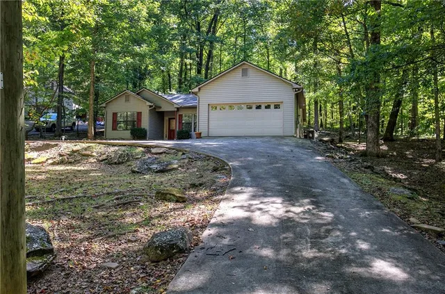 $359,900 | 858 Crippled Oak Trail, Jasper, GA 30143
