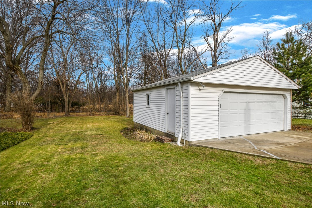 5515 Huron Road Lyndhurst, OH 44124 - Photo 28 of 35