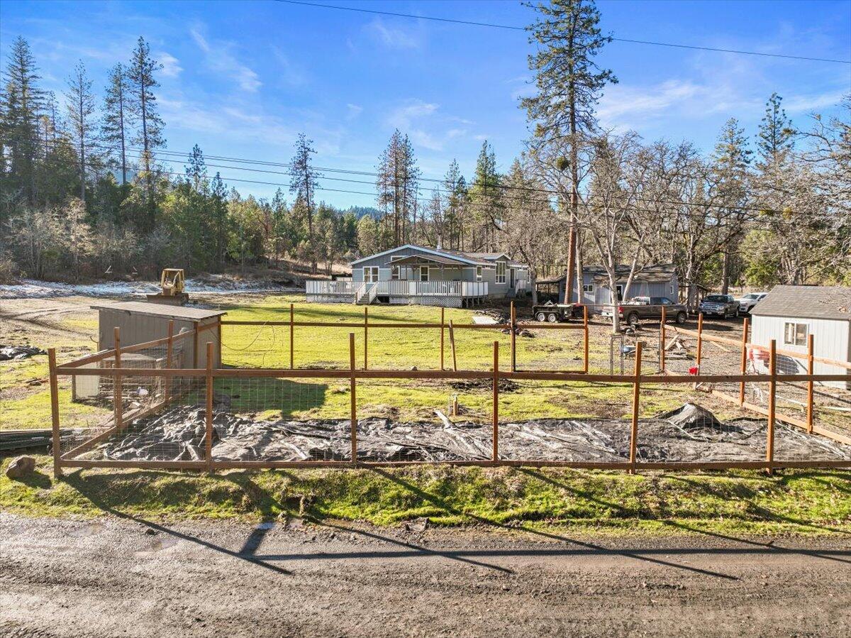 1387 North Obenchain Road Eagle Point, OR 97524 - Photo 10 of 39 29-DJI_0060