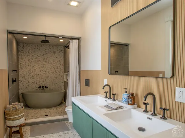 $1,250,000 | 25 Prospect Avenue, Catskill, NY 12414