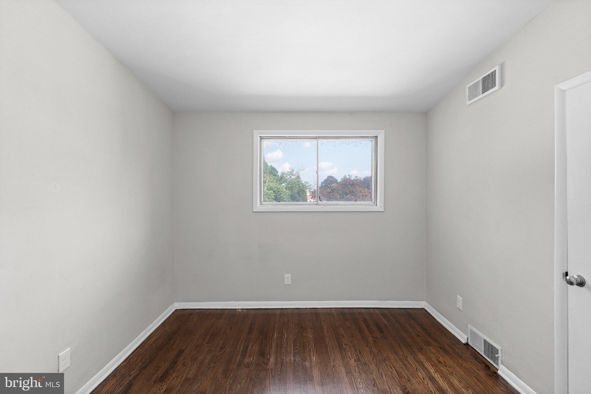 205 Juniper Road, Unit 288 Havertown, PA 19083 - Photo 15 of 28 Bright and airy blank canvas room.