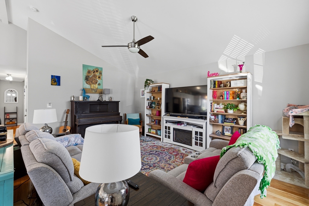 357 County Street Fall River, MA 02723 - Photo 13 of 33
