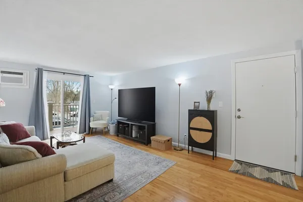 $284,000 | 200 Manning Street, Unit 11C, Hudson, MA 01749