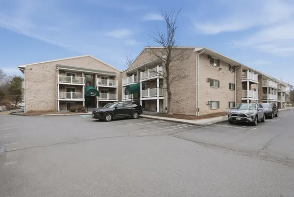 $284,000 | 200 Manning Street, Unit 11C, Hudson, MA 01749