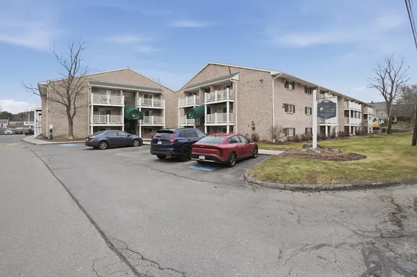 $284,000 | 200 Manning Street, Unit 11C, Hudson, MA 01749