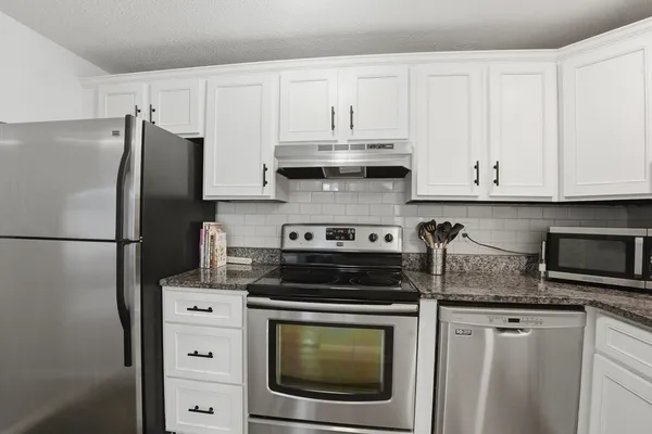 $284,000 | 200 Manning Street, Unit 11C, Hudson, MA 01749