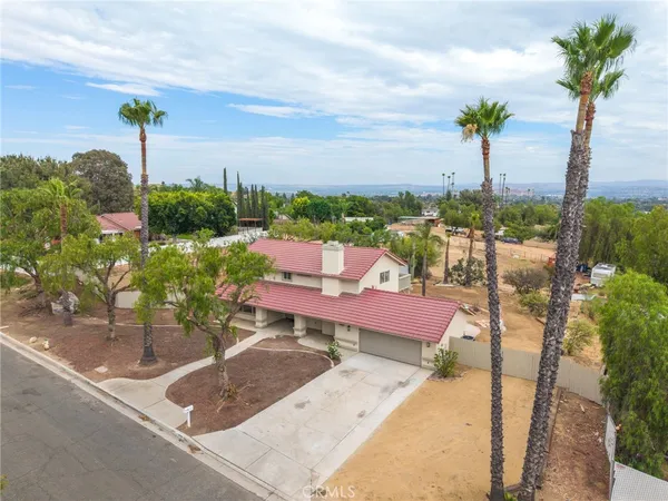 $869,990 | 10880 Valley Drive, Riverside, CA 92505
