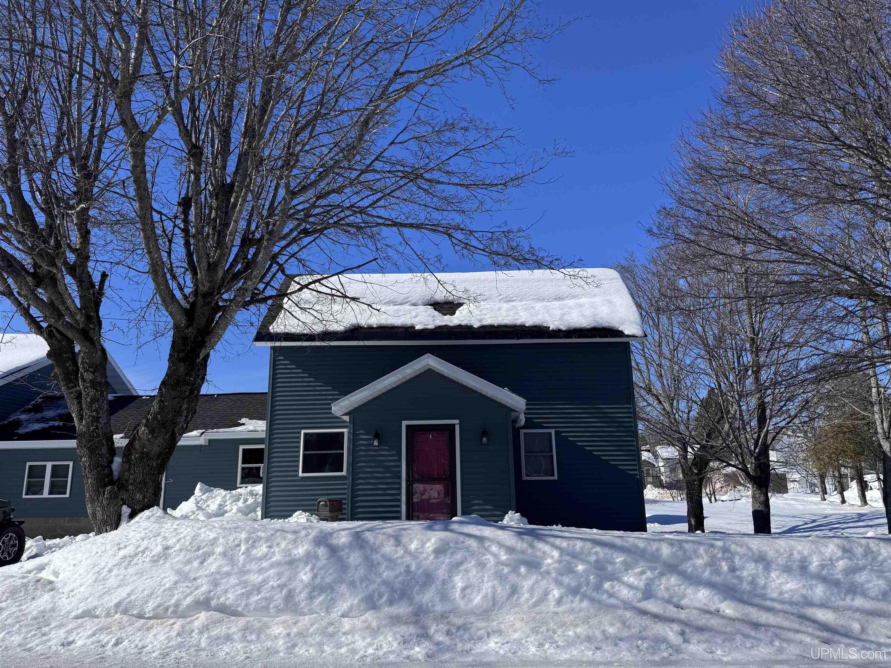 59095 Church Street Calumet, MI 49913 - Photo 2 of 26