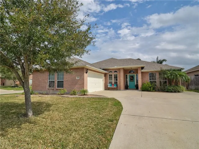 $2,800 | 423 Pinehurst, Portland, TX 78374