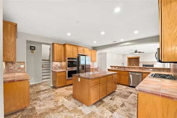 $1,395,000 | 1000 Creekside Drive, Redlands, CA 92373