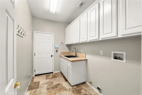 $1,395,000 | 1000 Creekside Drive, Redlands, CA 92373
