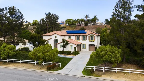 $1,395,000 | 1000 Creekside Drive, Redlands, CA 92373