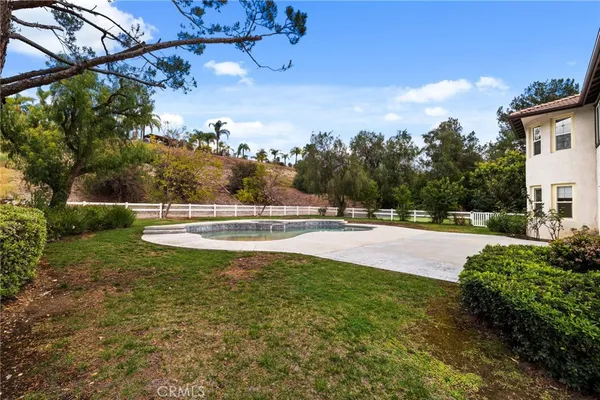 $1,395,000 | 1000 Creekside Drive, Redlands, CA 92373