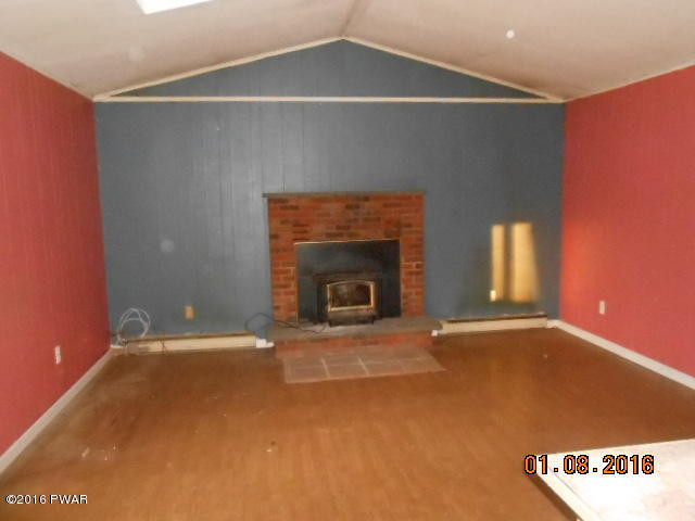 151 Yale Road Milford, PA 18337 - Photo 6 of 6 Living Room (2)
