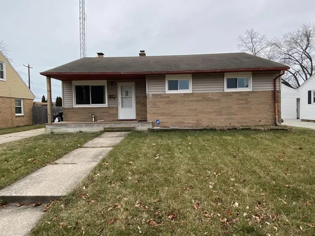 $230,000 | 2719 Carpenter Avenue, Racine, WI 53403