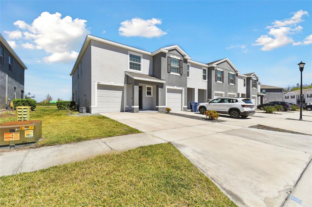 1869 Hovenweep Road Wesley Chapel, FL 33543 - Photo 3 of 88