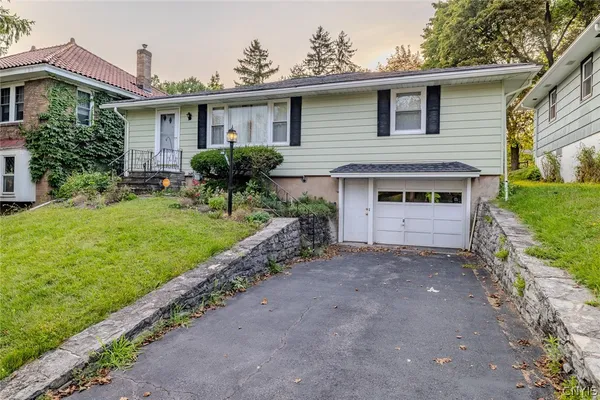 $235,000 | 306 Carlton Drive, Syracuse, NY 13214