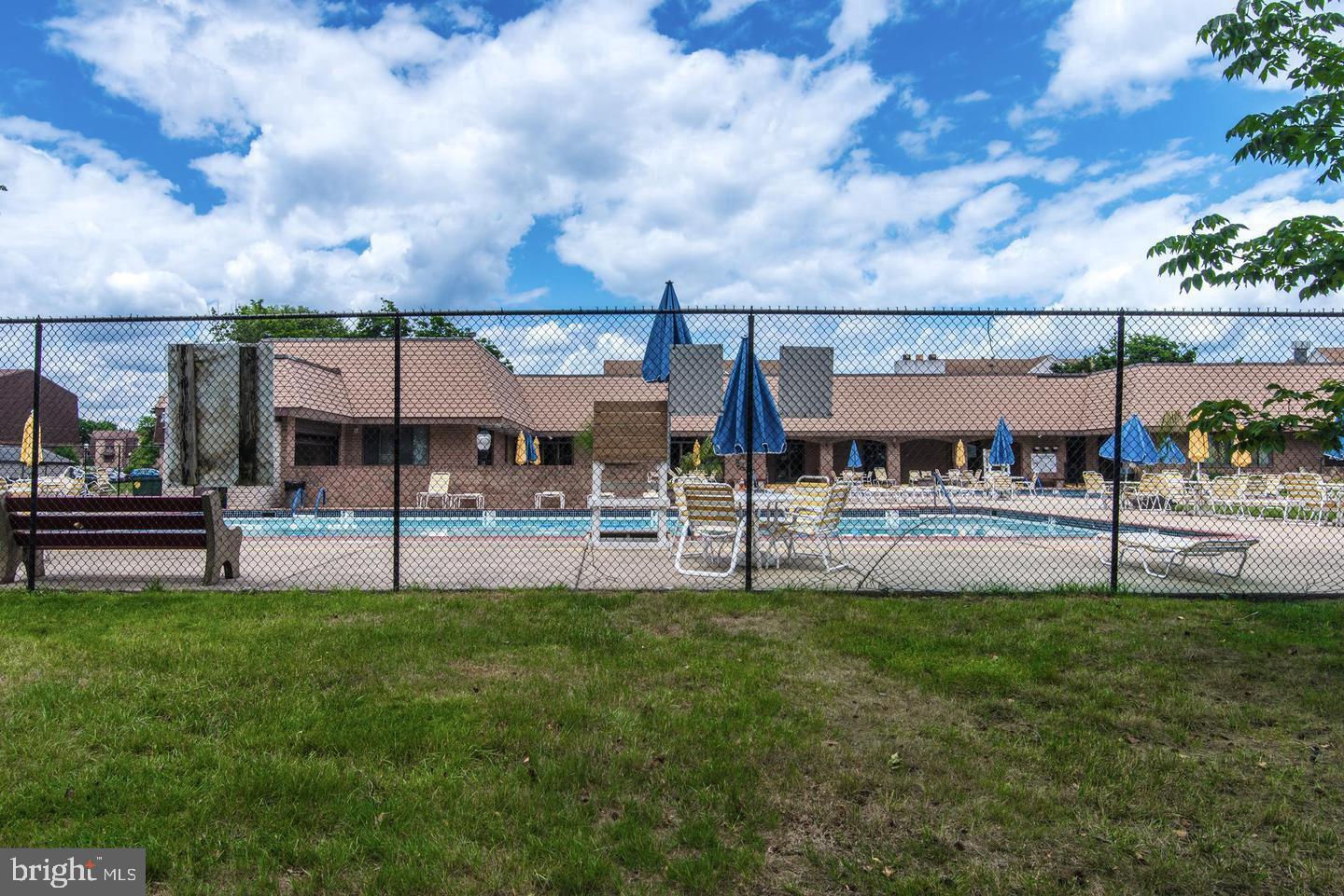 72105 Delaire Landing Road Philadelphia, PA 19114 - Photo 22 of 34 POOL