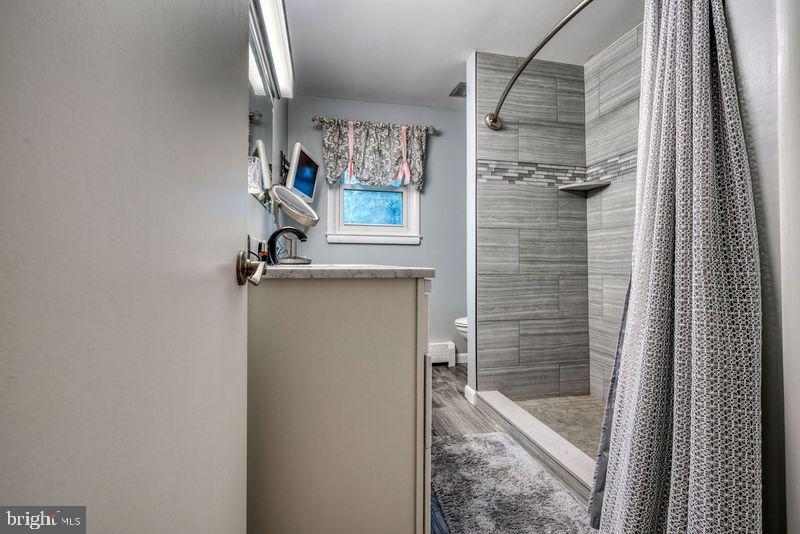 766 Gist Road Westminster, MD 21157 - Photo 16 of 38 Main level bathroom