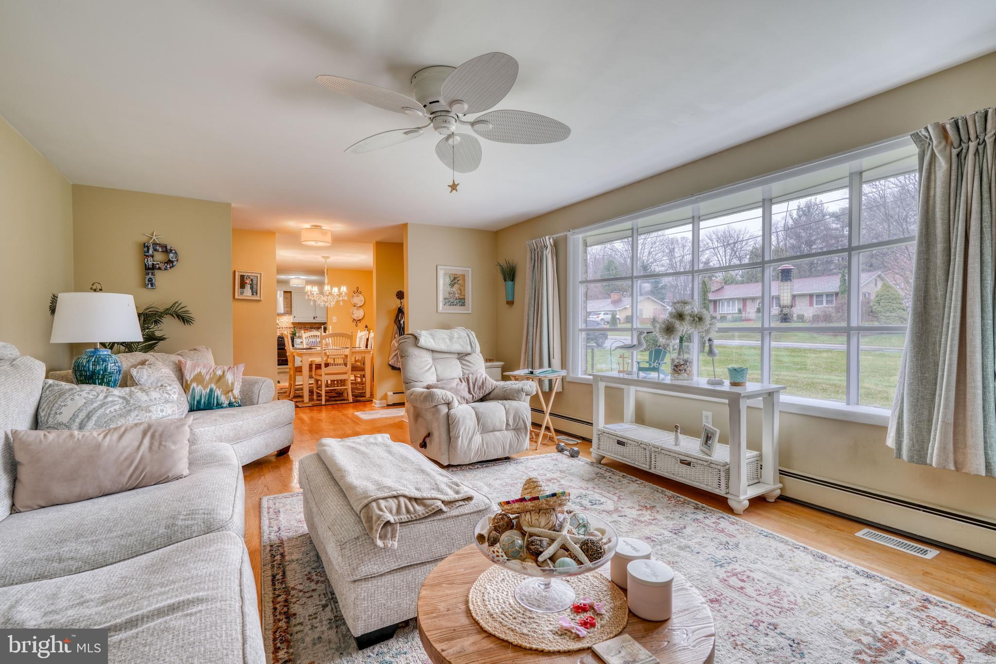766 Gist Road Westminster, MD 21157 - Photo 3 of 38 Living Room