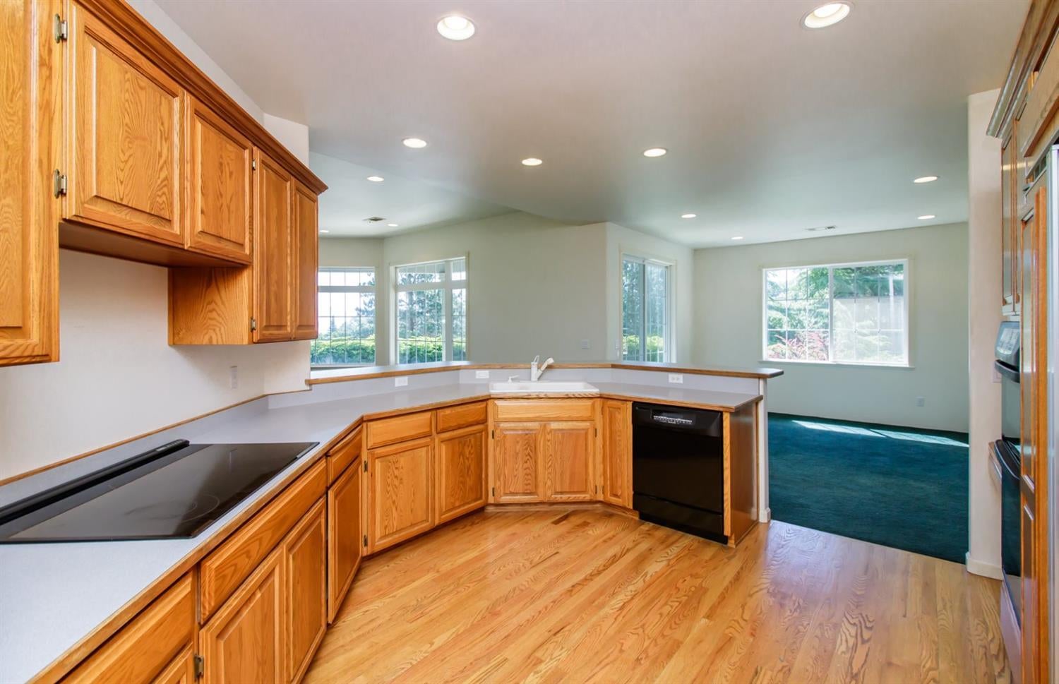 4067 Livingston Road Central Point, OR 97502 - Photo 10 of 34 Additional Photo