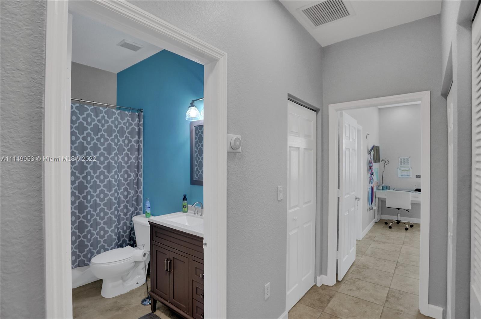 9272 Southwest 220th Street Cutler Bay, FL 33190 - Photo 12 of 24