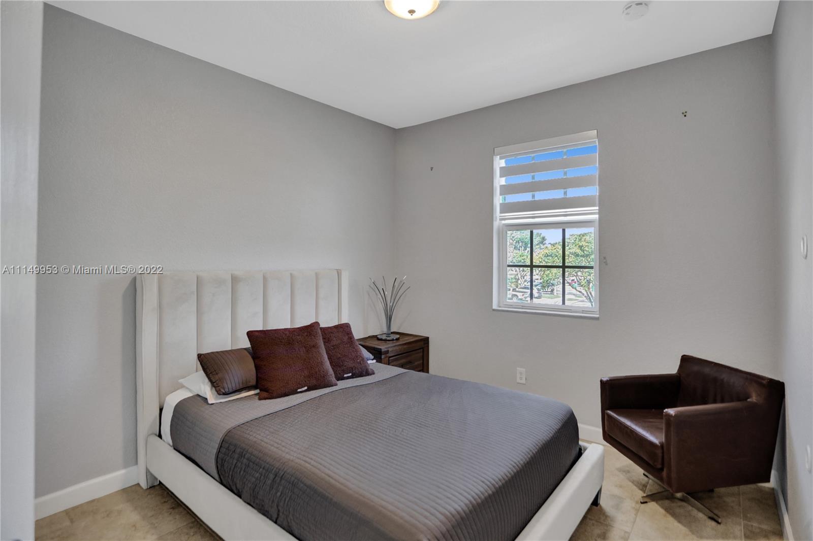 9272 Southwest 220th Street Cutler Bay, FL 33190 - Photo 15 of 24