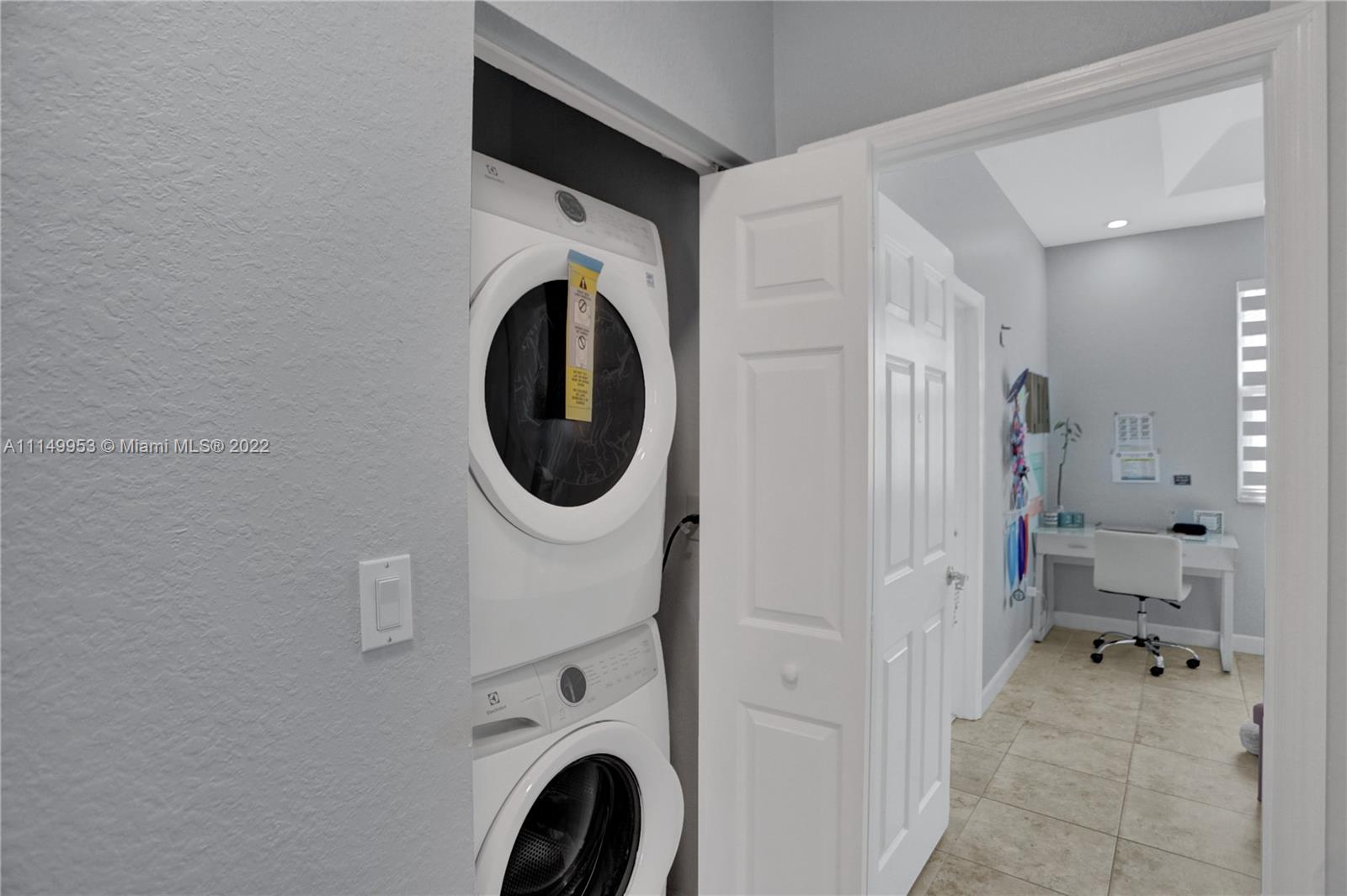 9272 Southwest 220th Street Cutler Bay, FL 33190 - Photo 16 of 24