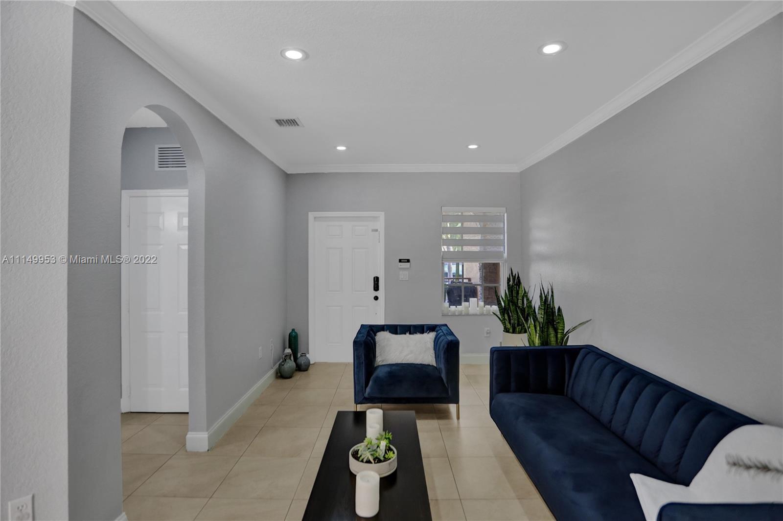 9272 Southwest 220th Street Cutler Bay, FL 33190 - Photo 4 of 24