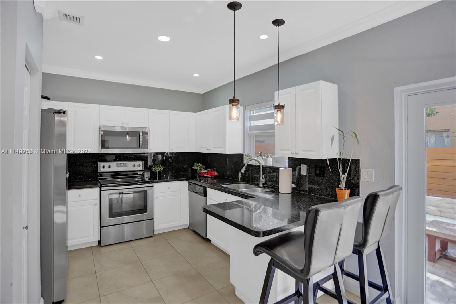 9272 Southwest 220th Street Cutler Bay, FL 33190 - Photo 8 of 24