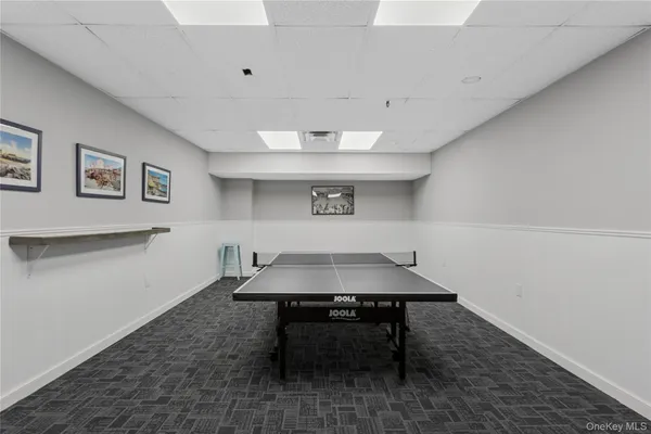 a view of livingroom with furniture