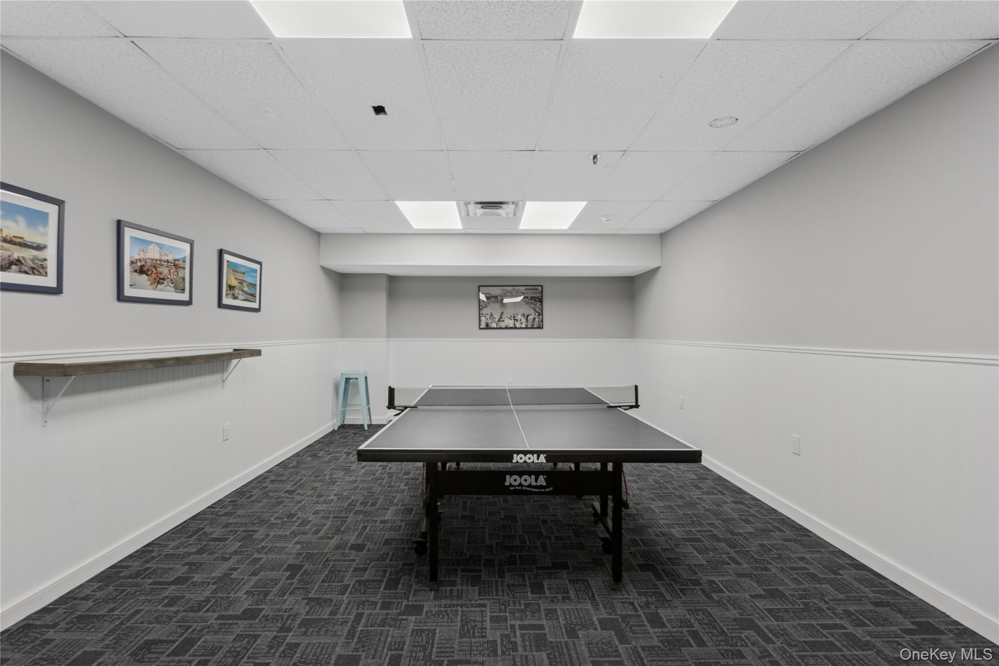 2 Richmond Road, Unit 3A Lido Beach, NY 11561 - Photo 28 of 33 a room with furniture and window