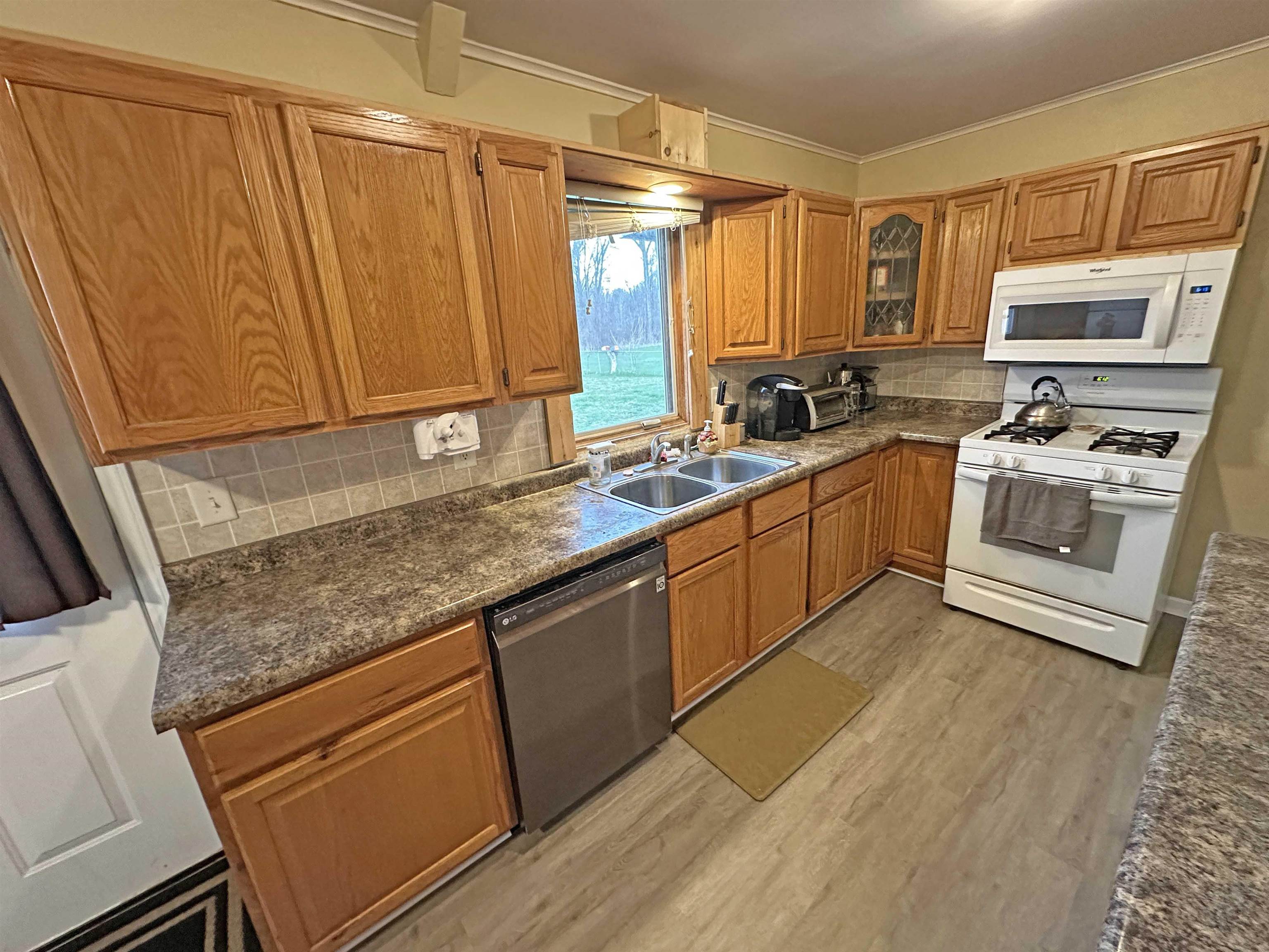 9167 Duffield Road Montrose, MI 48457 - Photo 11 of 28 50172469-098f8bfd-266f-4662-ab84-e2793be7bd42.JPG