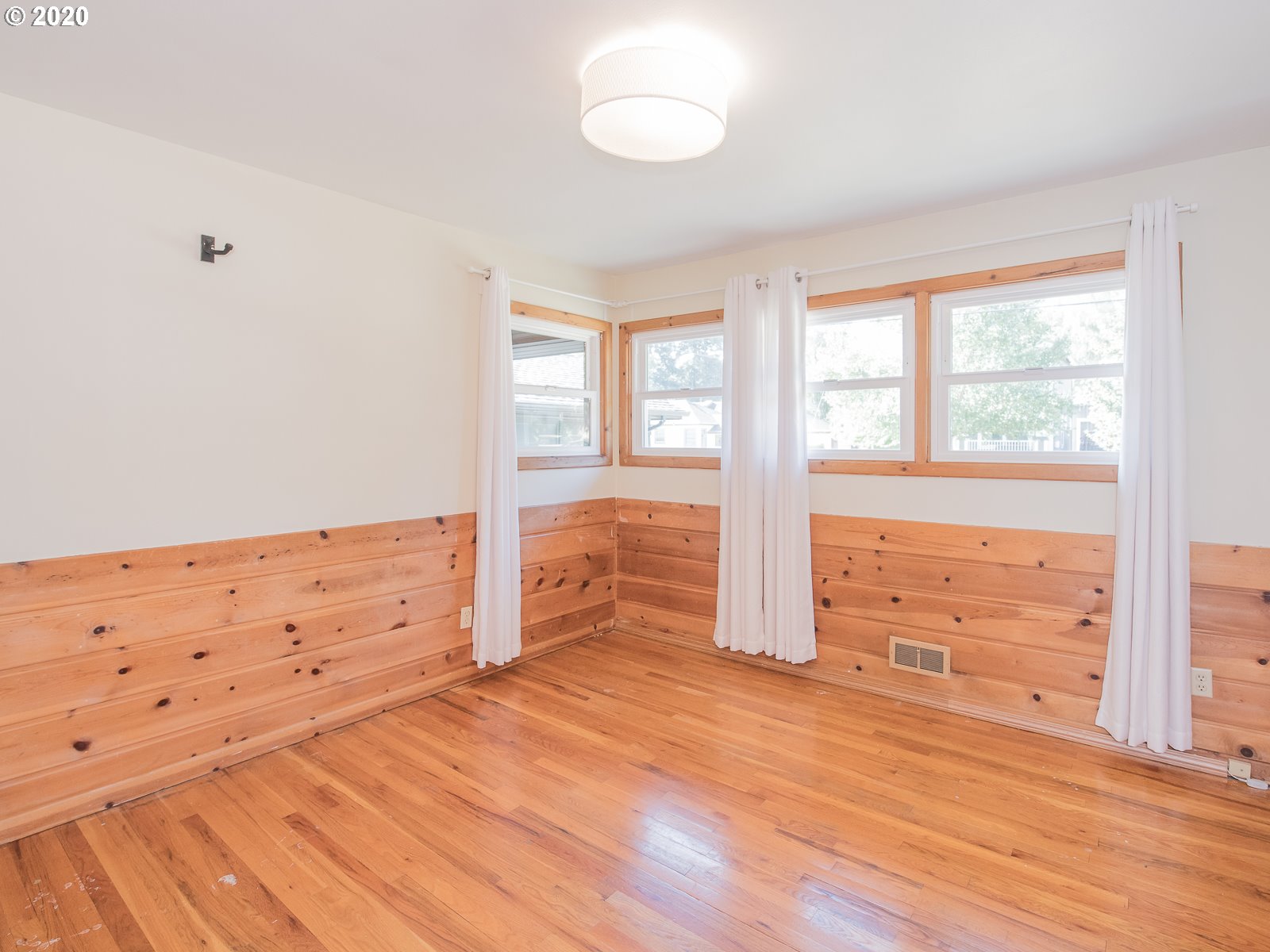 3115 Northeast Rosa Parks Way Portland, OR 97211 - Photo 17 of 32 Gallery Image 17