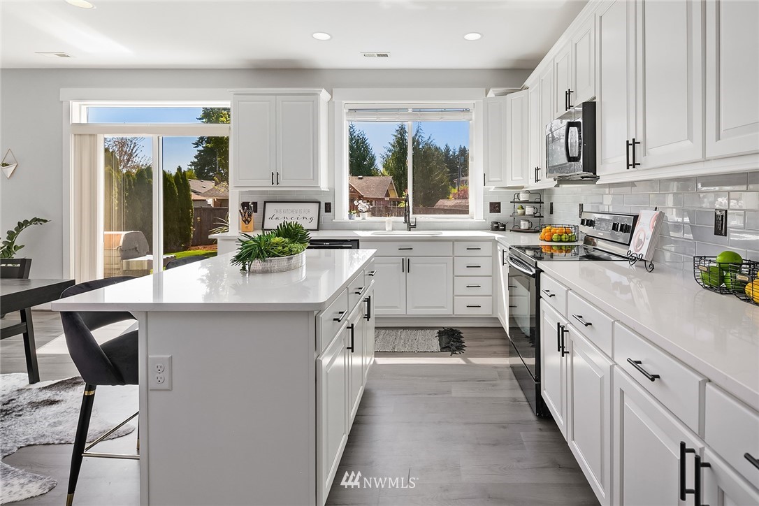 5023 Northeast 8th Street Renton, WA 98059 - Photo 11 of 40