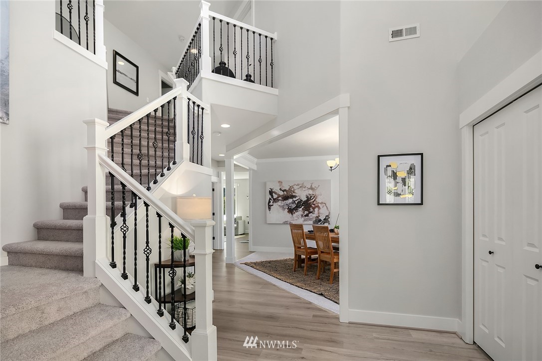 5023 Northeast 8th Street Renton, WA 98059 - Photo 4 of 40