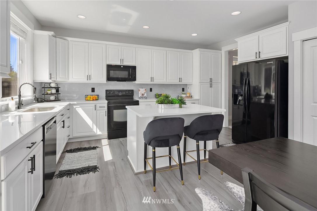5023 Northeast 8th Street Renton, WA 98059 - Photo 10 of 40